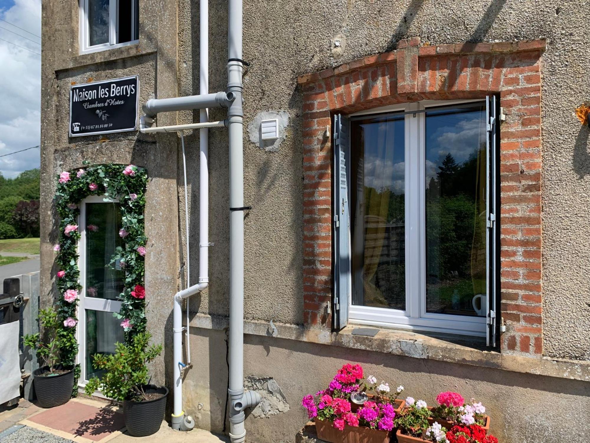 Maison Les Berrys Bourganeuf Exterior photo